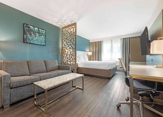 Best Western Plus Temecula Wine Country Hotel & Suites 1