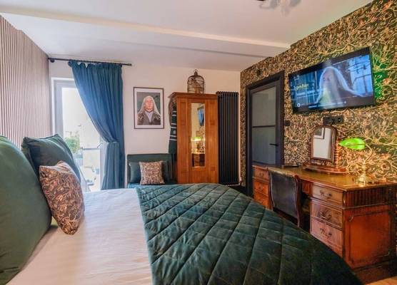 Ricky Road Guest House 1
