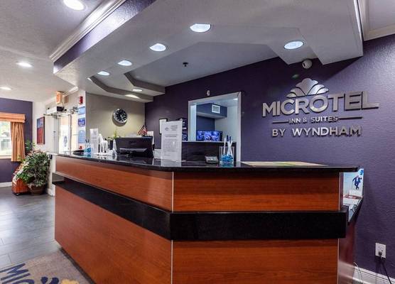 Microtel Inn and Suites Ocala 1