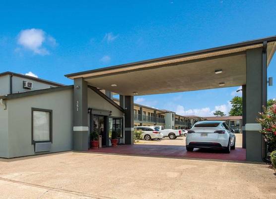 Econo Lodge Lake Charles University Area 1