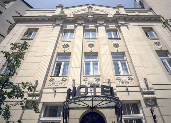 Public House Hotel 1