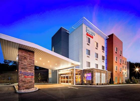 Fairfield Inn and Suites by Marriott Monaca 1