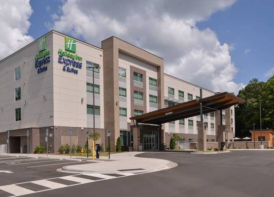 Holiday Inn Express & Suites CHARLOTTE - BALLANTYNE by IHG 1
