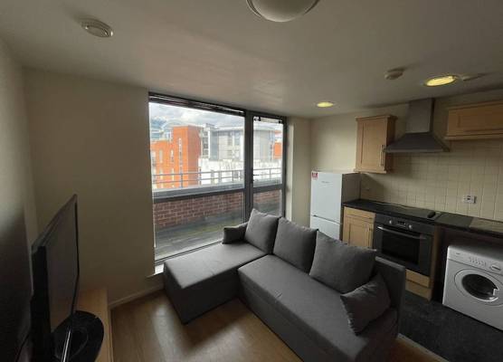 Immaculate 2-bed Duplex Apartment in Leeds 1