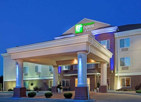 Holiday Inn Express & Suites DICKINSON by IHG 1