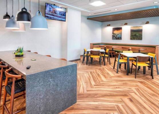 Fairfield Inn & Suites by Marriott Ottawa Airport 1
