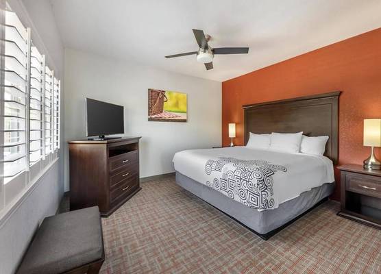 Best Western Plus Fredericksburg 1