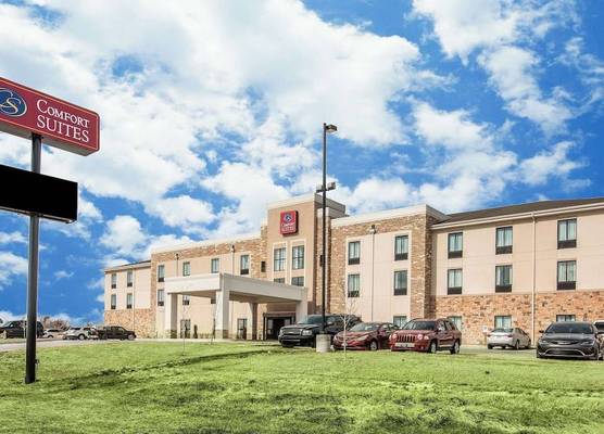 Comfort Suites Dodge City 1