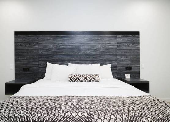Sapphire Inn & Suites 1