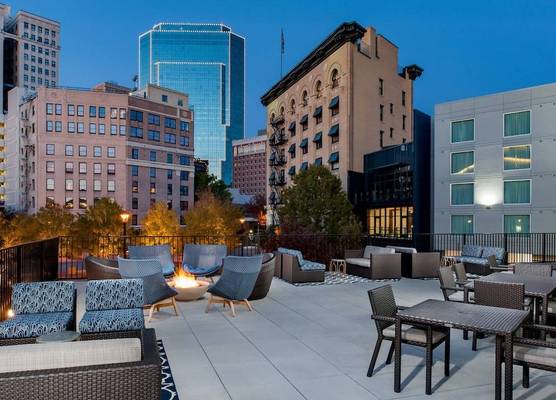 Fairfield Inn & Suites Fort Worth Downtown/Convention Center 1