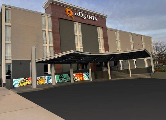 La Quinta Inn & Suites by Wyndham Tulsa Downtown - Route 66 1