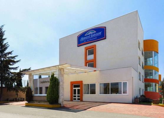 Howard Johnson by Wyndham Toluca 1