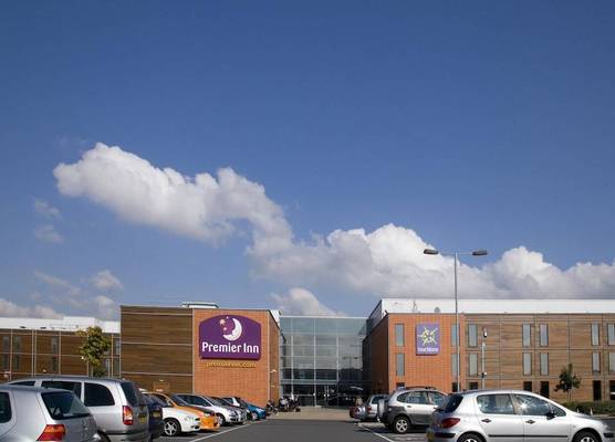 Premier Inn London Heathrow Airport T2 & T3 - Bath Road 1