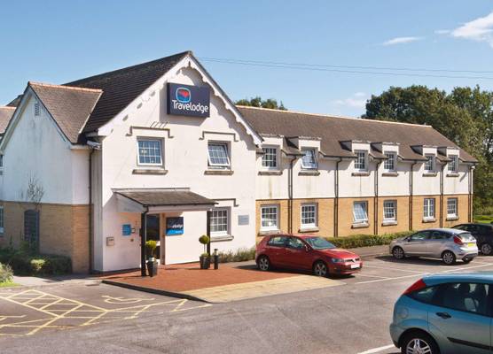 Travelodge Cardiff Airport 1