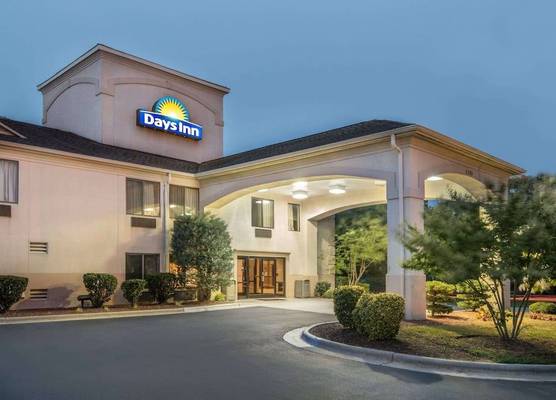 Days Inn by Wyndham Burlington East 1