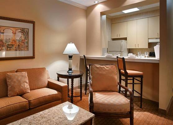 Richmond Inn & Suites, Trademark Collection by Wyndham 1