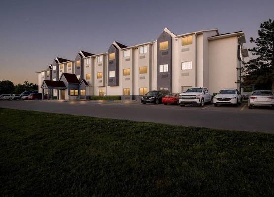 Days Inn by Wyndham near Kansas Speedway 1