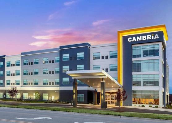Holiday Inn Express Bettendorf - Davenport NE by IHG 1