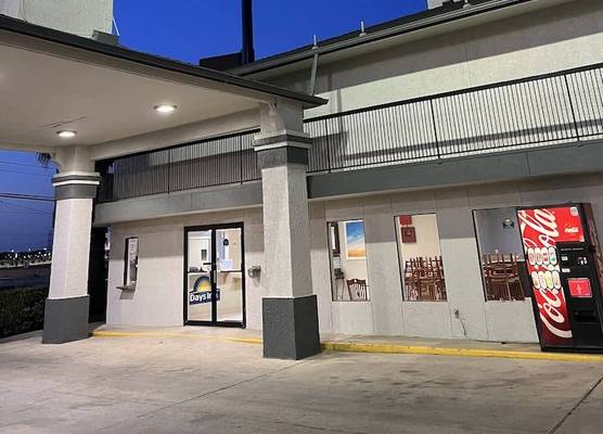 Days Inn by Wyndham San Antonio Interstate Hwy 35 North 1