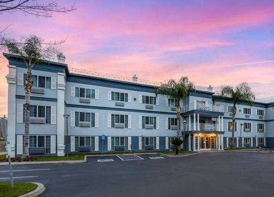 Best Western Colonial Inn 1