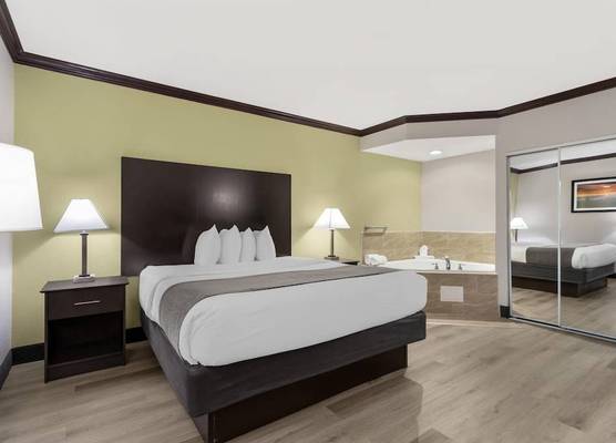 Best Western Asheville-Blue Ridge Parkway 1
