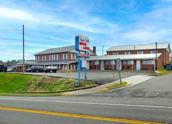 Knob Hill Motor Lodge 1