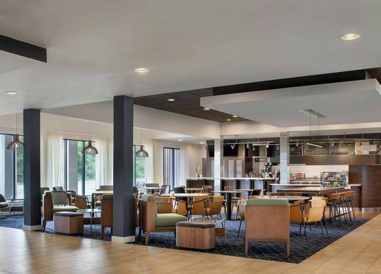 Courtyard by Marriott Pittsburgh Airport 1