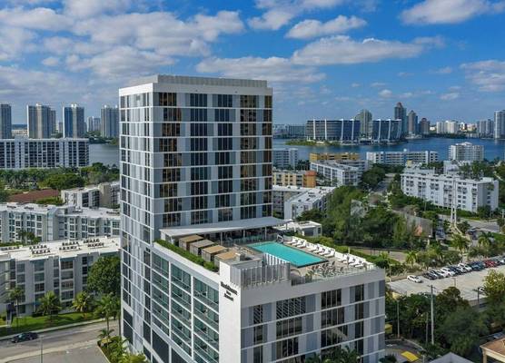 Residence Inn Miami Sunny Isles Beach 1