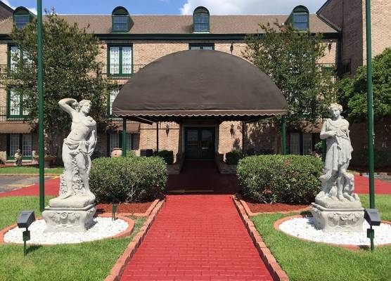 Royal Suites Baton Rouge near LSU and Airport 1