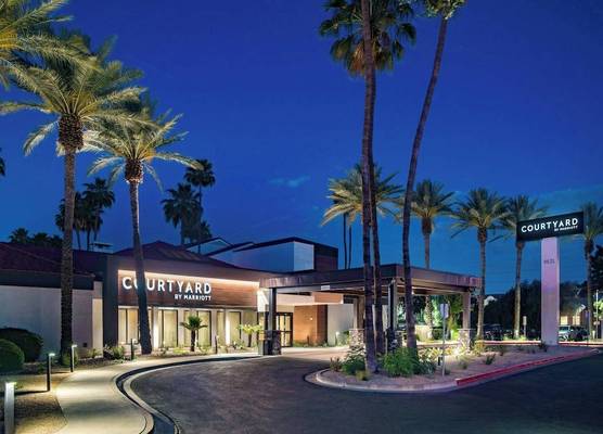 Courtyard by Marriott Phoenix North 1