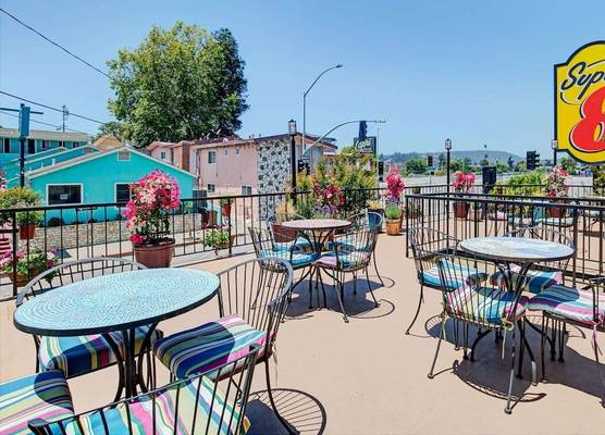 Super 8 by Wyndham Santa Cruz Beach 1