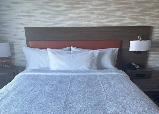 Home2 Suites By Hilton Racine 1