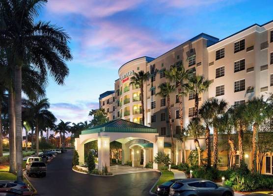 Courtyard by Marriott Fort Lauderdale Airport & Cruise Port 1