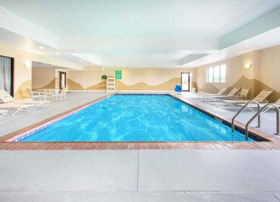 Wingate by Wyndham Indianapolis Airport Plainfield 1