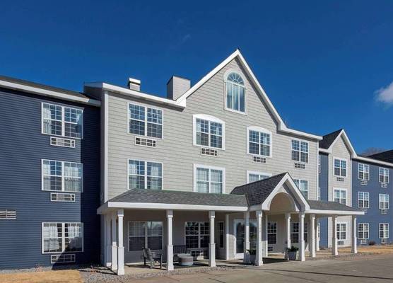 GrandStay Hotel & Suites Hastings 1