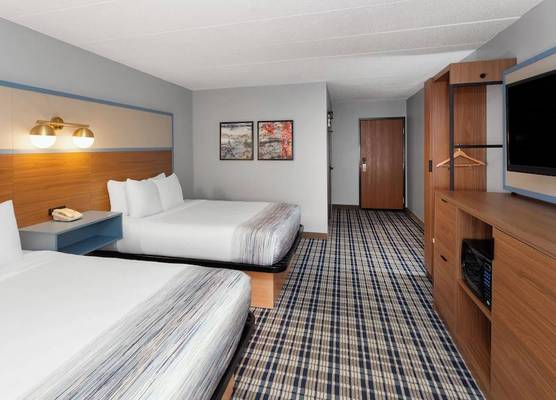 AmericInn by Wyndham Appleton North Little Chute 1