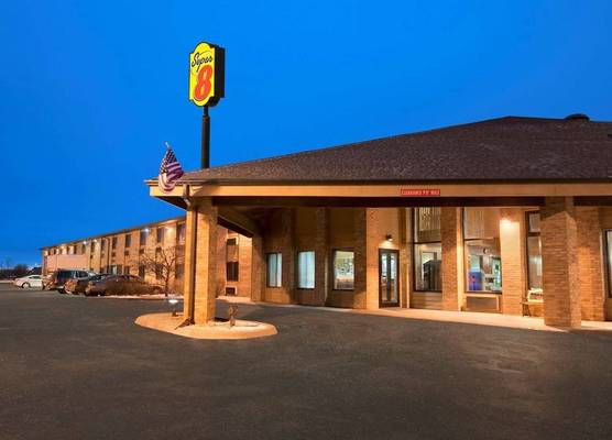 Super 8 by Wyndham Green Bay I-43 Bus. Park 1