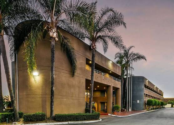 Travelodge by Wyndham Commerce Los Angeles Area 1