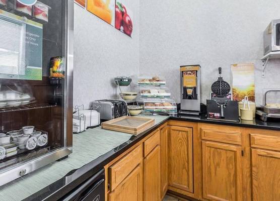 Quality Inn Pell City I-20 exit 158 1