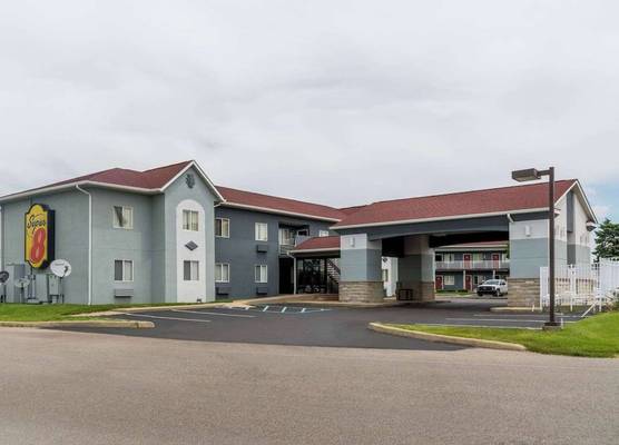 Super 8 by Wyndham Indianapolis/NE/Castleton Area 1