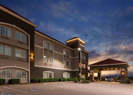 La Quinta by Wyndham Bridgeport 1