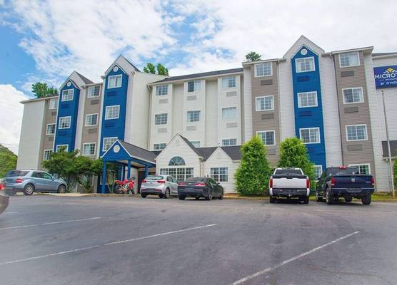 Microtel Inn & Suites by Wyndham Daphne 1