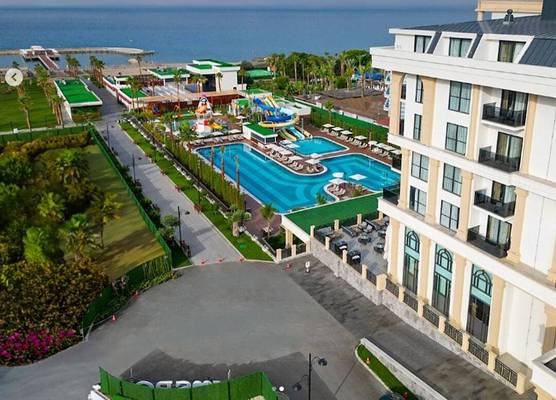 Serenity Queen Hotel 1