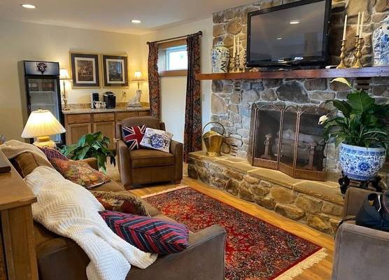 The Inn at Shady Lawn 1
