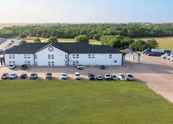 Atria Hotel and RV McGregor 1