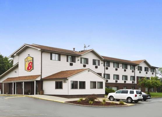 Super 8 by Wyndham New Castle 1