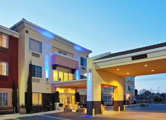 Holiday Inn Express & Suites BERKELEY by IHG 1