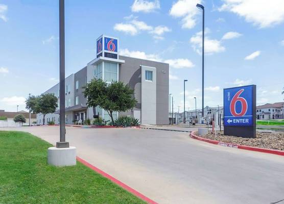 Motel 6 Laredo, TX - Airport 1