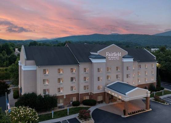 Fairfield by Marriott Inn & Suites Roanoke Hollins I-81 1