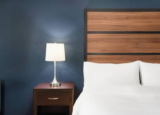 Garner Hotel Topeka West by IHG 1